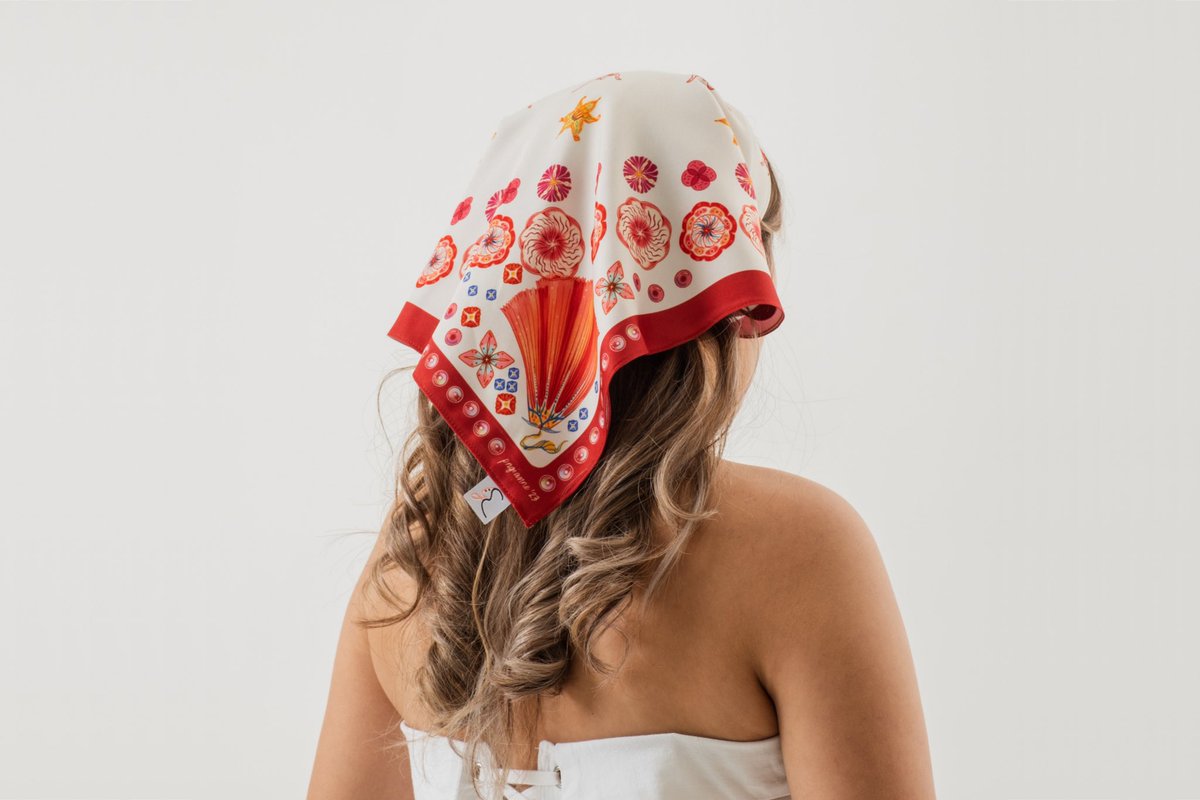 「New scarves  4 designs in 2 fabrics」|Gianneのイラスト