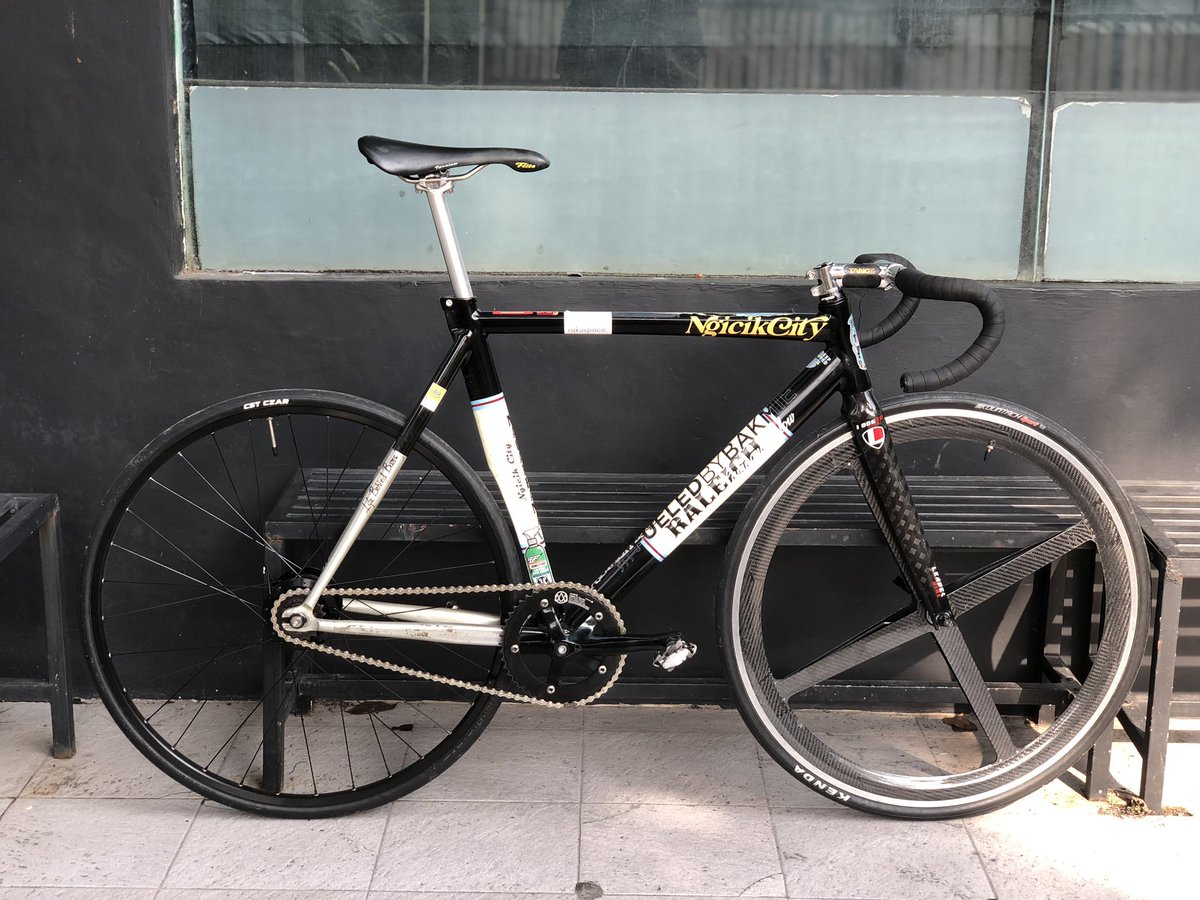 RafifIsmail's tweet photo. WTS Raleigh Macaframa Size 52.5 Fullbike / Frameset langsung wa aja yes untuk specs dan lainnya dm twitter aneh:( https://t.co/vb4wF4tCX0 #fnfjb https://t.co/HCpnYTFXnG
