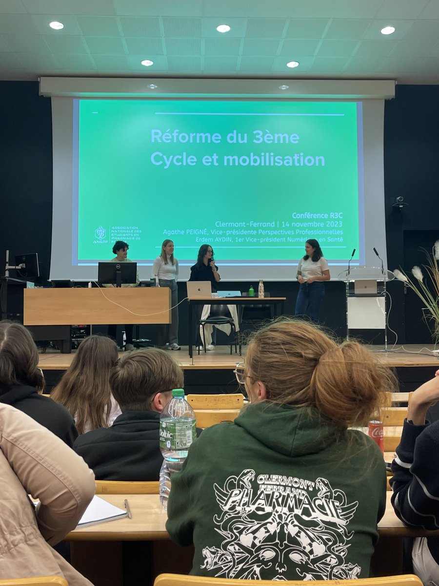 Agathe_Peigne's tweet photo. #R3C | Le tour des facultés se poursuit !

📍 J'étais présente hier avec @Erdem_ANEPF à Clermont-Ferrand pour sensibiliser les étudiants à la R3C et à la mobilisation !

Merci @UCAuvergne  @Bloc_sante  pour votre accueil !

Rendez-vous le 2️⃣1️⃣ novembre !

#R3CMobilisonsNous https://t.co/fd0MkISzUz