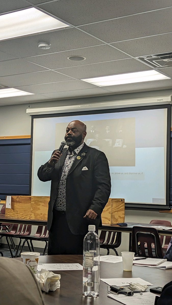 DavidKe32602018's tweet photo. Two weeks ago I had the pleasure of presenting at the MWPHGLIN Fall Workshop!!! It truly was a pleasure that I don’t take for granted! Humbled by the opportunity!!! https://t.co/RwKjm0EKlV