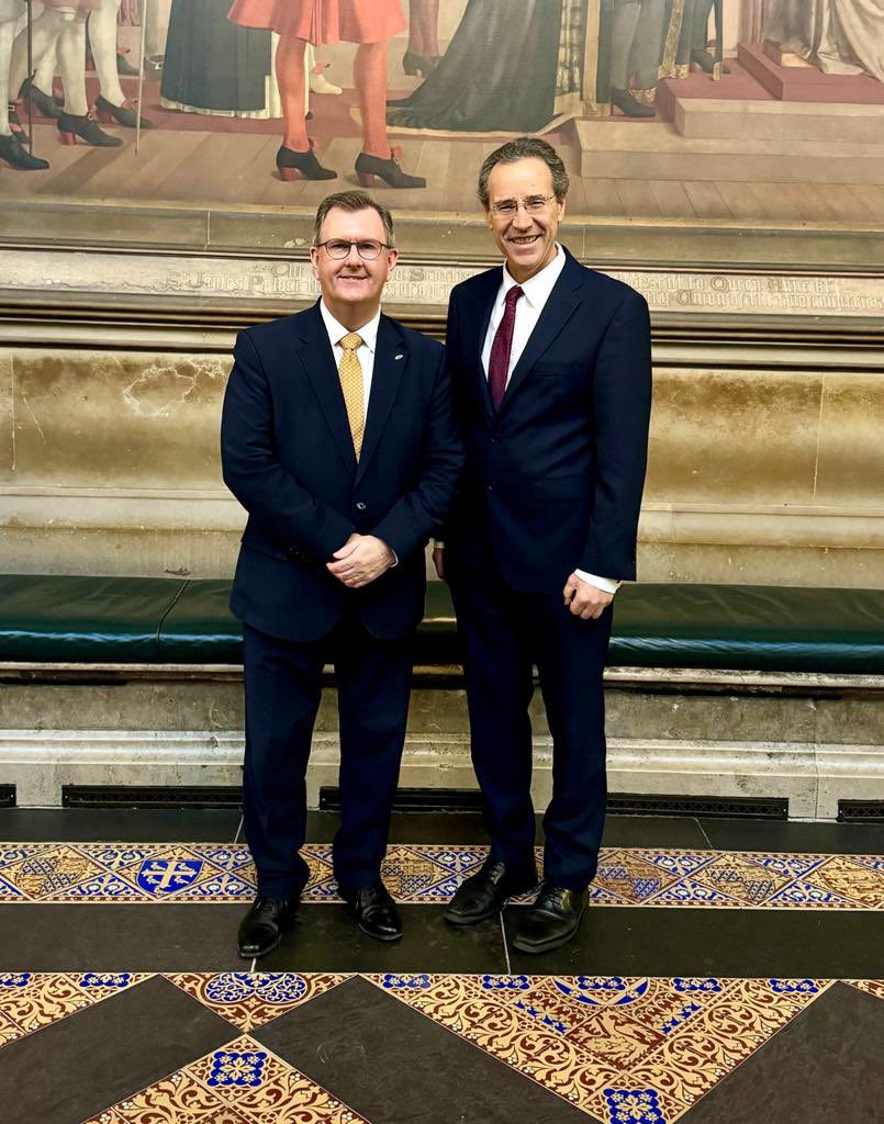 Always good to meet Sir @J_Donaldson_MP, leader of the DUP, to discuss what can be done to improve the situation in Northern Ireland and to re-establish a functioning NI Executive. I believe the Windsor Framework agreement offers a very good base to build upon.