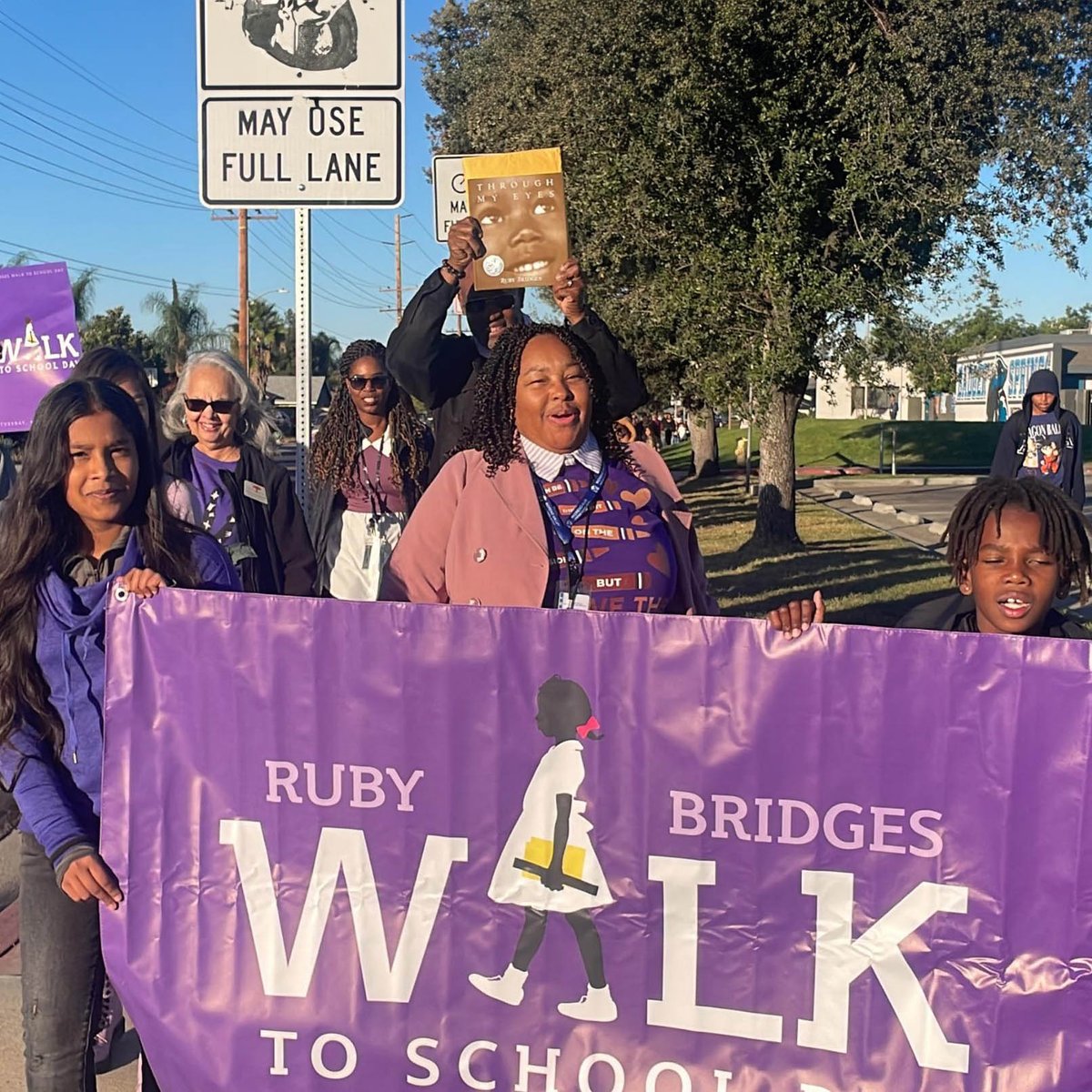 MorenoValleyUSD's tweet image. Chaparral Hills Elementary's Ruby Bridges Walk honored a pioneer for justice. Ruby Bridges' bravery propels us to walk united, breaking down barriers. Together, we stride towards a future built on unity. #RubyBridges #mvusdgobeyond #chaparralhillselementary