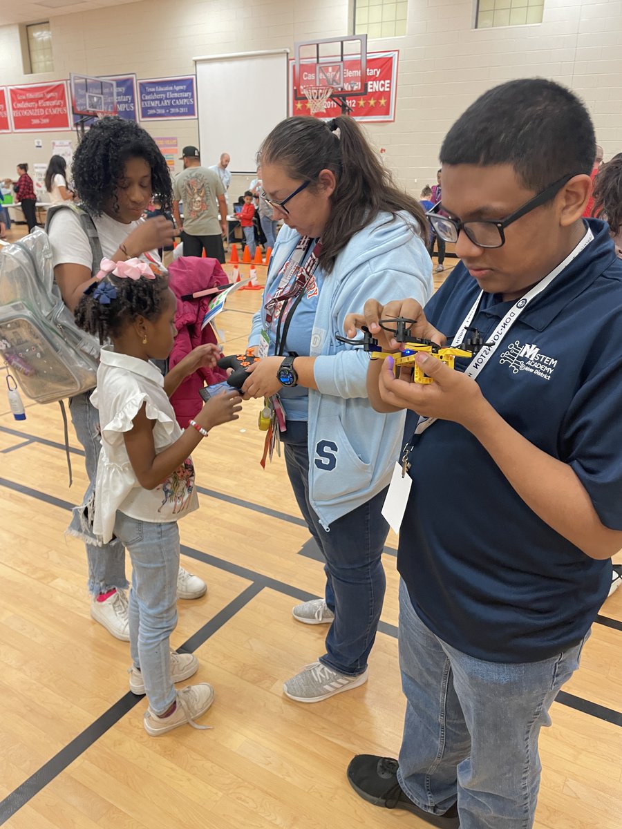 InnovateCISD's tweet photo. Another successful Family Code Night in the books! πWe couldn't have coded it better ourselves! Thank you to all who attended & to our amazing student & staff volunteers! You all made it a byte-sized blast! π€#CISDleadingtheway #CEroars #AVcato #JoyJames #IMMSlions #CHS_lions https://t.co/srrt9EdYzq