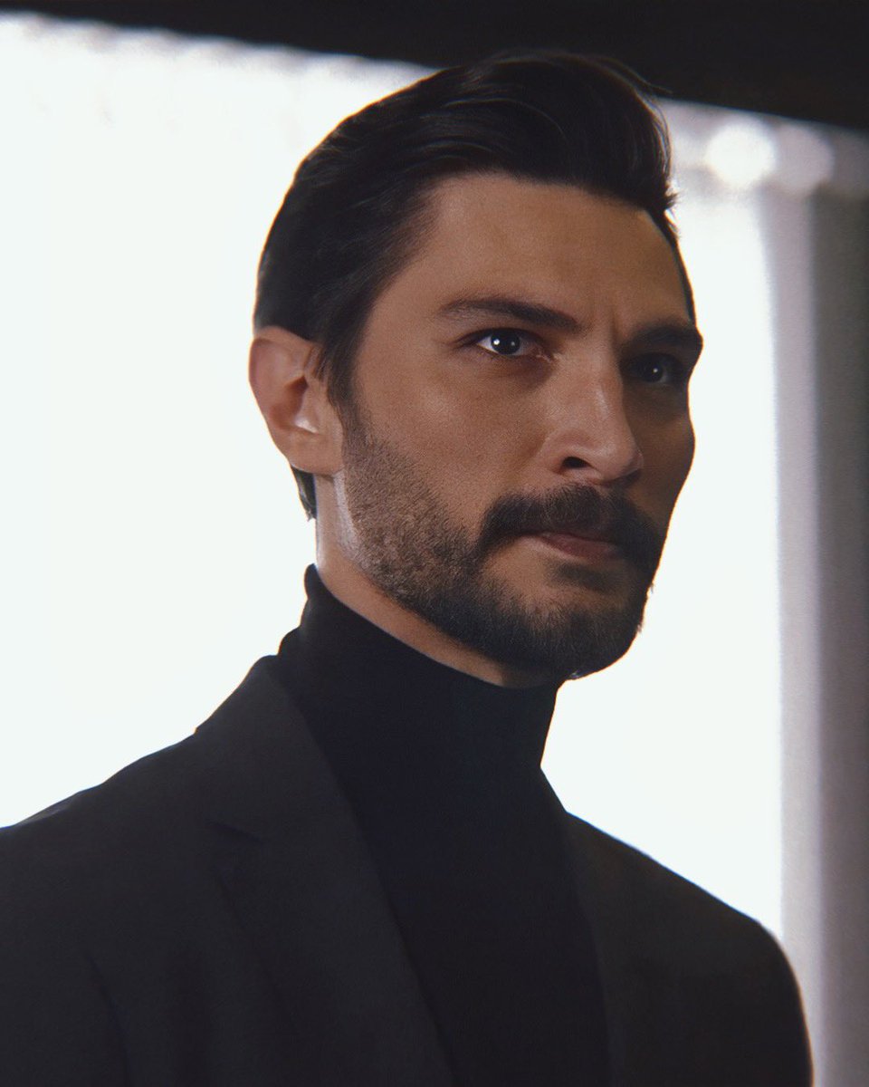 The only reason why I still watch this series🖤
#AteşGülsoy #ilhanşen