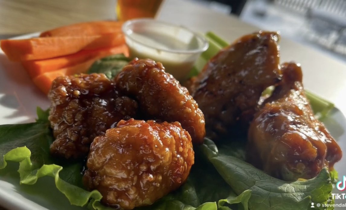 Daly's Bar & Grill tweet media