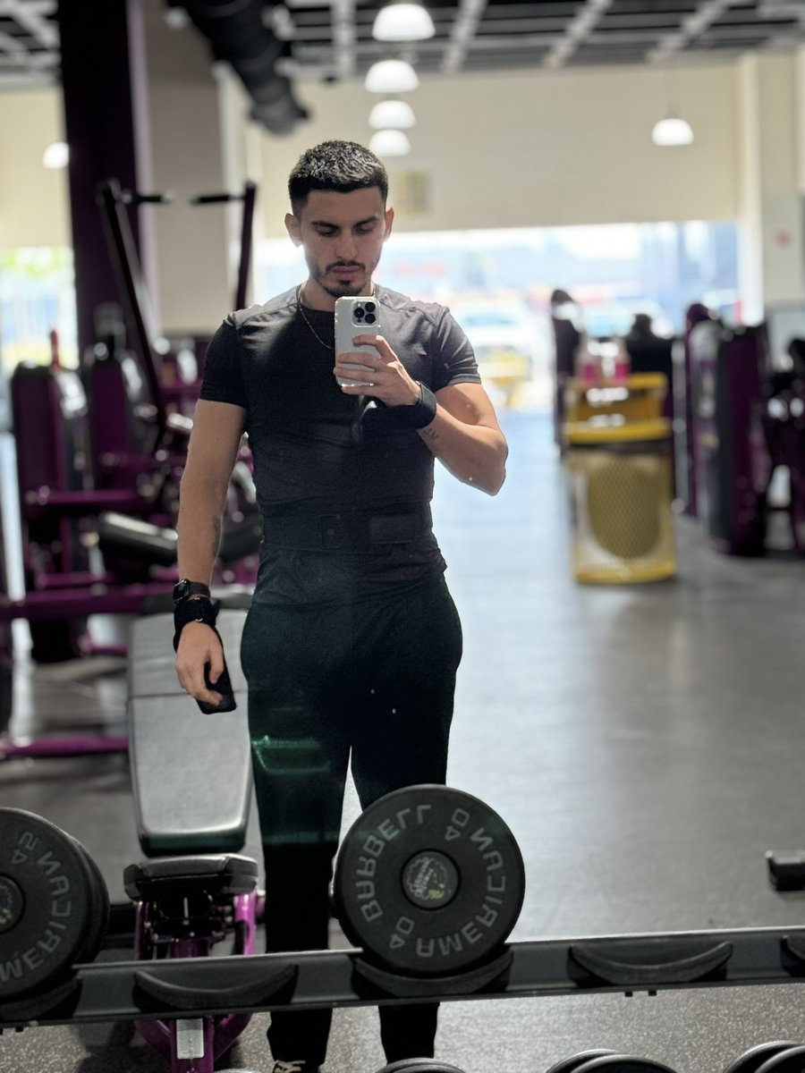 Siento que me veo muy malote con barba 😈🔥