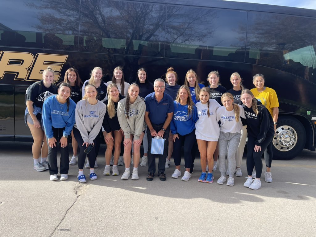 On our way to Conference and we wanted to shoutout the best bus driver. We are SO thankful for Tony! He has kept us safe, supported us at our games, and has (literally) saved our lives on the road this entire season! He’s the best🤘🏼🚌

#priceofgreatness #lopesup