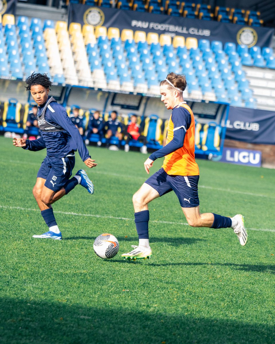 Mode 𝗖𝗼𝘂𝗽𝗲 𝗱𝗲 𝗙𝗿𝗮𝗻𝗰𝗲 🔛 
Opposition entre les groupes Pro et N3 ce matin !

#PauFC #RésolumentPalois