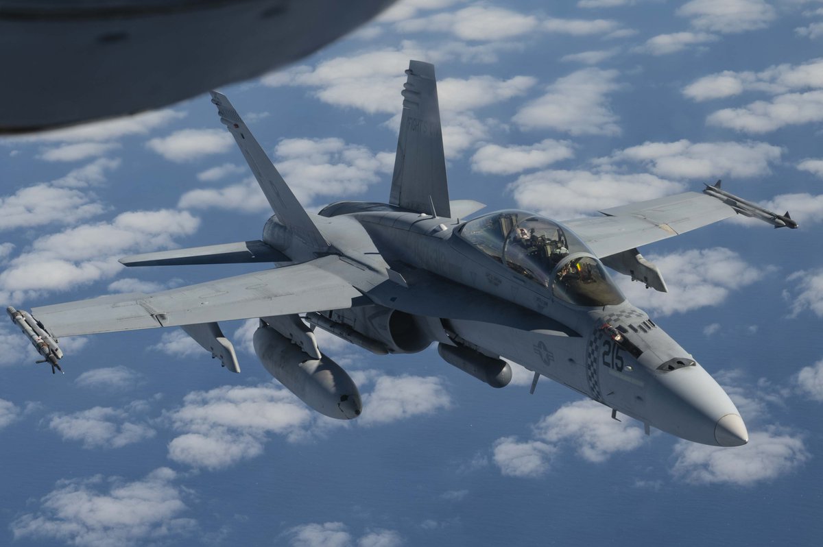 Teamwork makes the refueling dream work 😏 We refueled multiple U.S. Marine Corps F/A-18 Hornets assigned to Marine Fighter Attack Squadron 312 over the coast of California. ✈️⛽️ @usairforce | @USMarineCorps