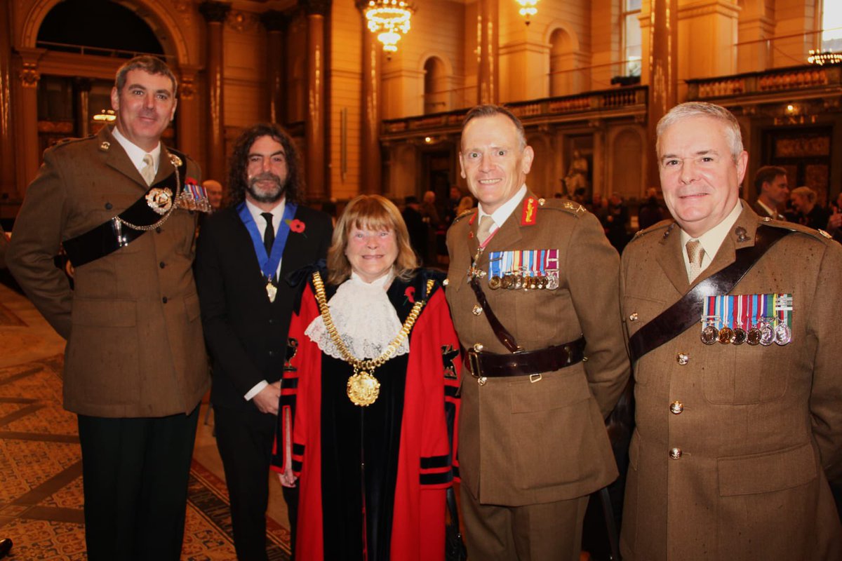 Very proud to get my new Honorary Colonel rank slide from CO Northwest Officer Training Regiment after the Liverpool Remembrance Parade. Super cool to meet the Lord Mayor & cadets on parade, including Mr Goodearl (SUO) and Mr Blackmore (JUO) @UotcLiverpool @MSUOTC @BritishArmy