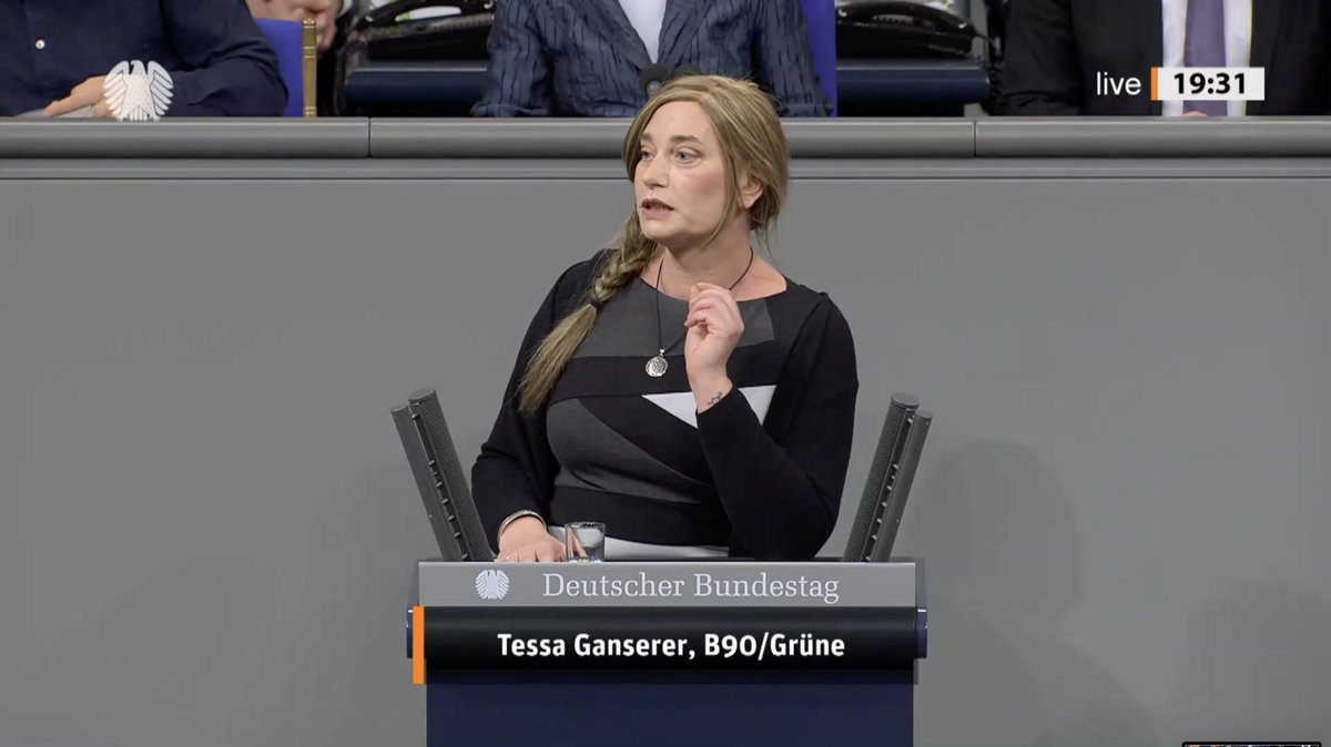 Mit dem #Selbstbestimmungsgesetz schaffen wir das entwürdigende Transsexuellengesetz, das für viel Leid verantwortlich &amp; in weiten Teilen grundgesetzwidrig ist, endlich ab.
Eine Forderung, die der Europarat übrigens bereits 2015 erhoben hat.

– <a href="/GansGruen/">Tessa Ganserer</a>