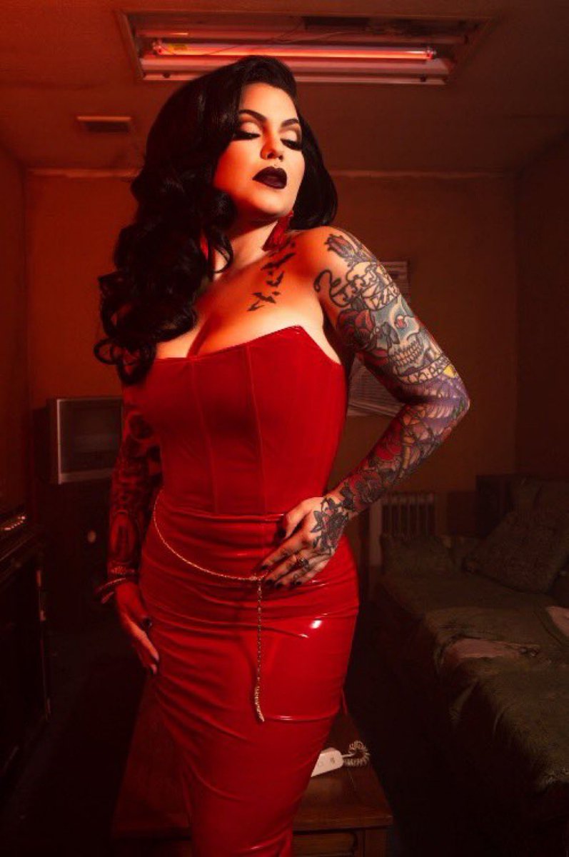 Nikki Grayson (@hellionnikki) on Twitter photo 