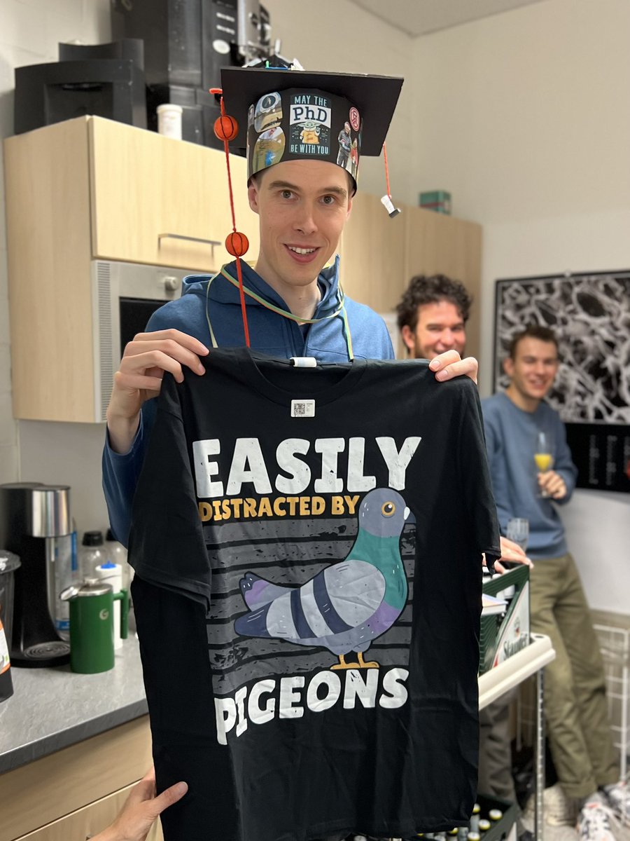 #PhDone 🎉 
Congrats Dr. Till Macher <a href="/TillMacher/">Till Macher</a> <a href="/unidue/">Uni Duisburg-Essen @unidue.bsky.social</a> for excellent work as part of the <a href="/Umweltbundesamt/">Umweltbundesamt</a> #GeDNA project. 4️⃣ intense years of #eDNA #metabarcoding , very relevant to inform future #biomonitoring 🙏@DanielHeringUDE <a href="/altermatt_lab/">Florian Altermatt @florianaltermatt.bsky.social</a> <a href="/SonjaRueckert/">Sonja Rueckert</a> #biodiversity