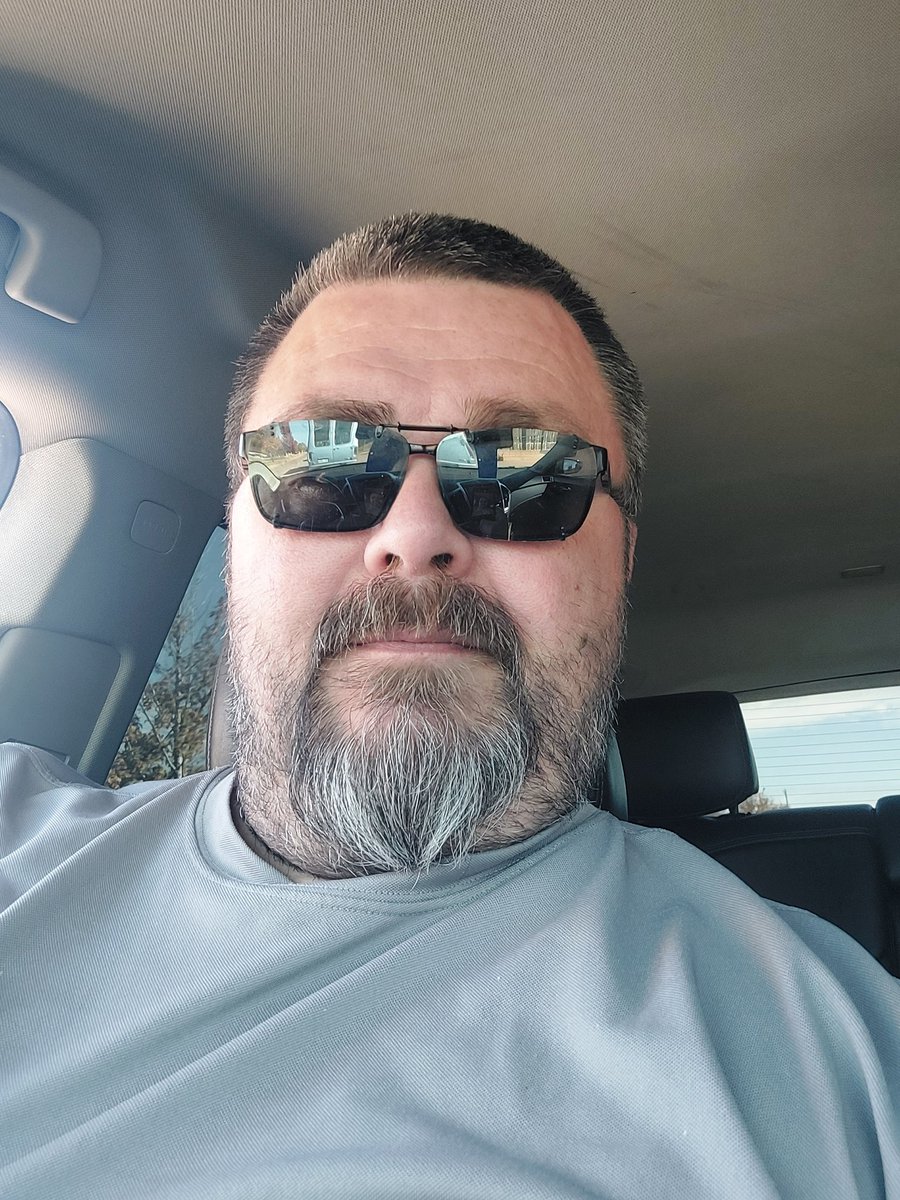 mabates1972's tweet photo. Feeling gray today.
Happy Hump/Booty Day!! https://t.co/lbngWmOFQ8