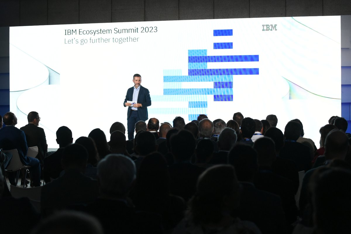 .@raulgar77 da la bienvenida al #IBMEcosystemSummit. “IBM en España y junto a nuestro ecosistema estamos liderando la transformación tecnológica, contribuyendo al desarrollo de nuestra economía, nuestras empresas y nuestra sociedad”