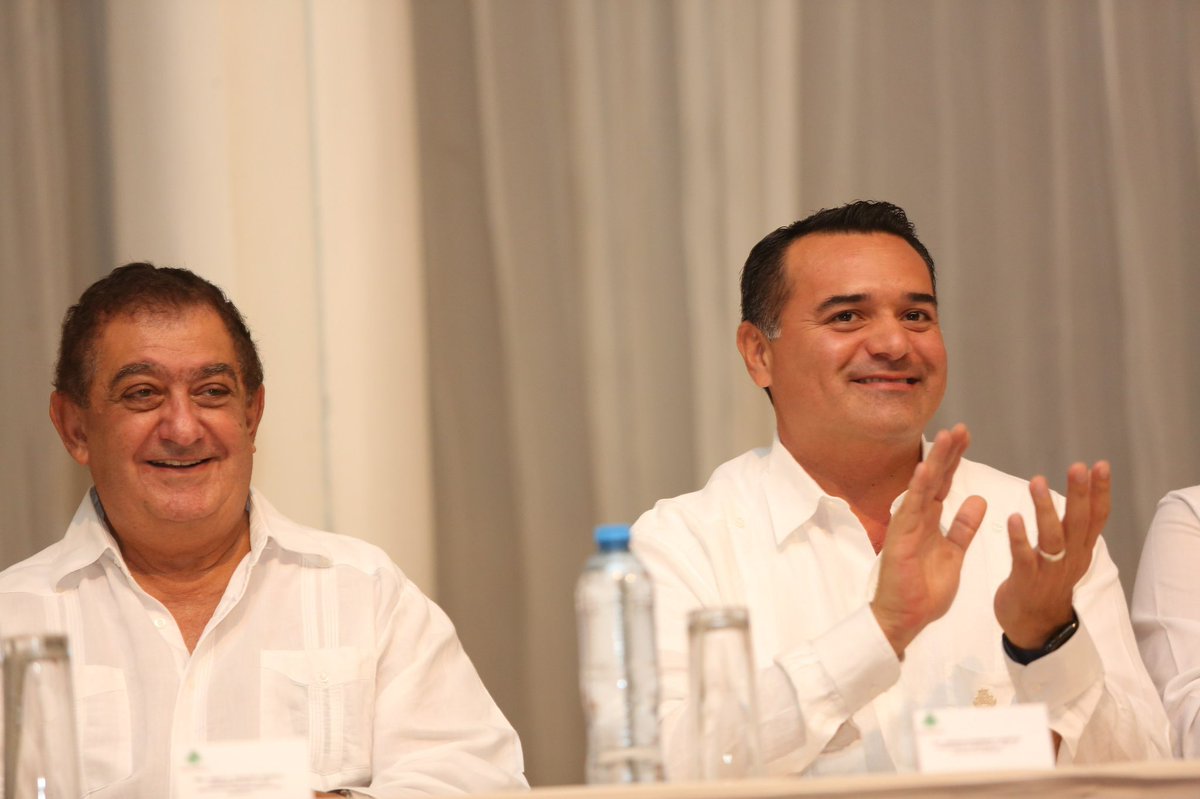 Muchas felicidades al Ing. Pepe Chapur por recibir el premio al liderazgo turístico del <a href="/cnet_mexico/">CNET</a>.  
Gran empresario yucateco, orgullo de nuestro estado, que además siempre busca que a Yucatán y su gente le vaya mejor.