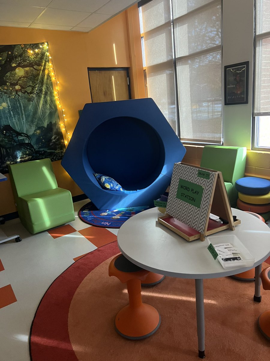 SharroneHonor's tweet photo. Sylvia Mendez Newcomers School in High Point has truly set the bar for how we want our students to feel while learning takes place. I really appreciated my time here today. @GCS_SEL_Office @ellgcs @GCSchoolsNC https://t.co/EjE8wtKojD