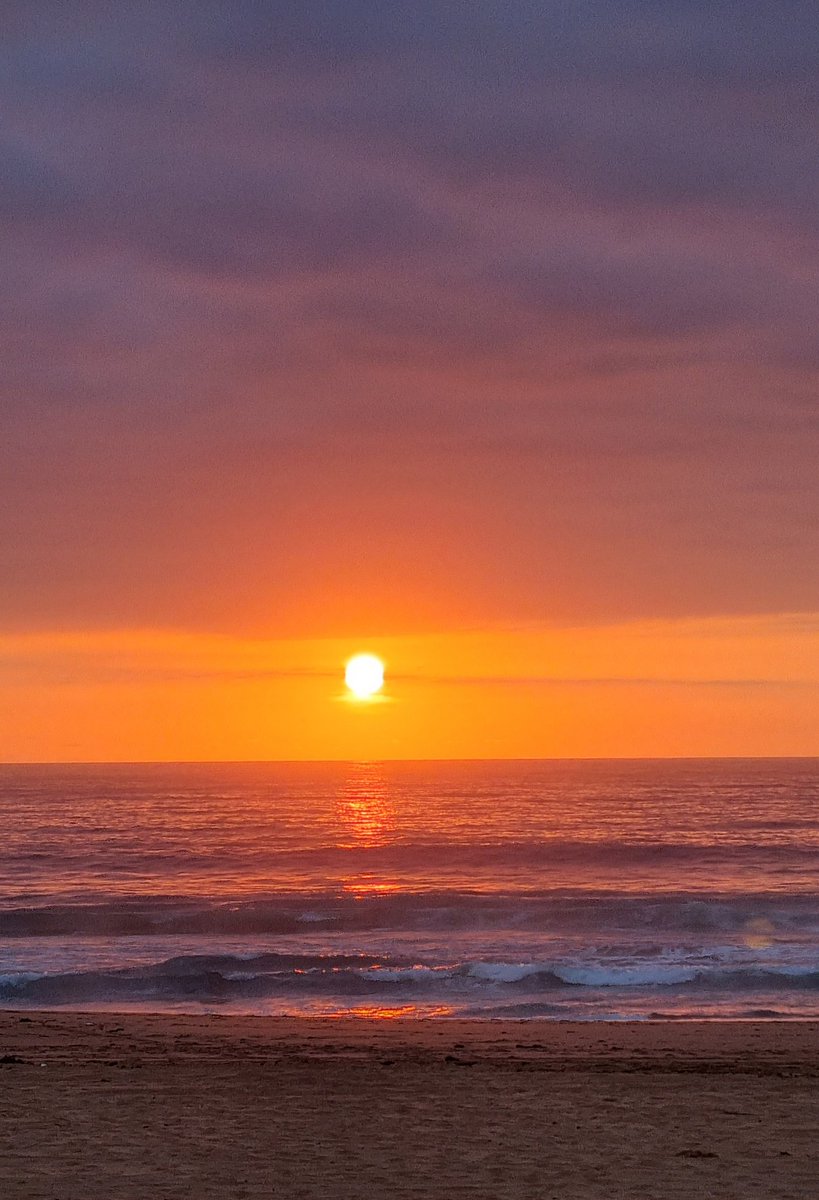 A brief moment. Bilgola Beach