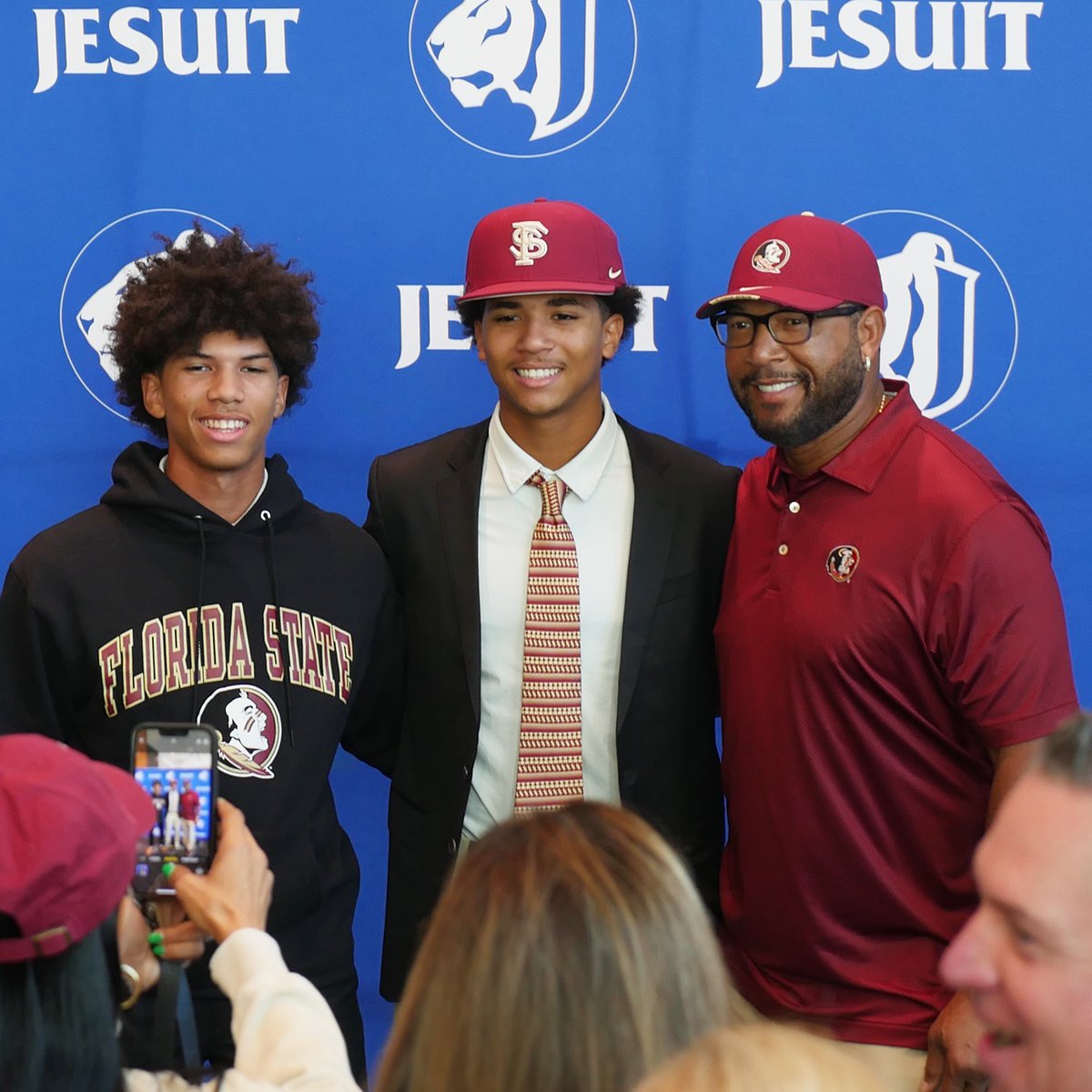 Great day for these Tigers and their families, with 9 baseball players signing last week and more to come!

Click for video: youtu.be/qpxMOlhirzI

#AMDG #JesuitBaseball