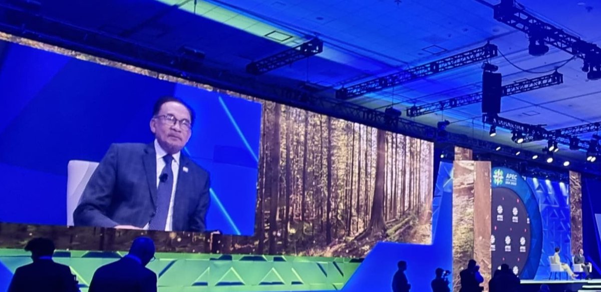 YAB PM had a very good conversation with Tian Wei of CGTN on "The Global Economy and the State of the World" during the APEC CEO Summit 2023. First APEC Leader to kick off the CEO’s Summit!