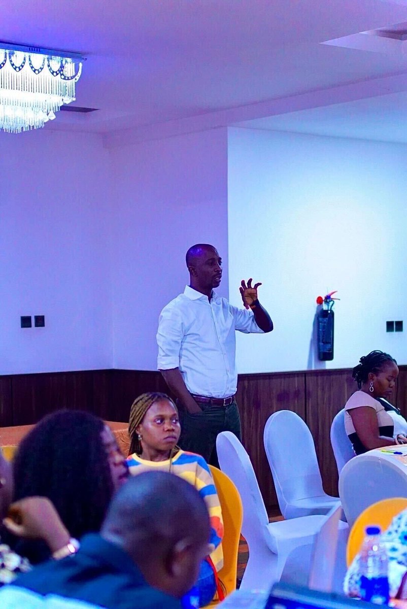 Dataphyte's tweet image. Great ideas, but tough decisions for the judges. 🤔
All teams showcased incredible solutions, but a winner had to be picked. Congratulations to Team Chat V for emerging as winners 👏👏.
#MediainNigeria #Mediainnovation #Technologyfordevelopment