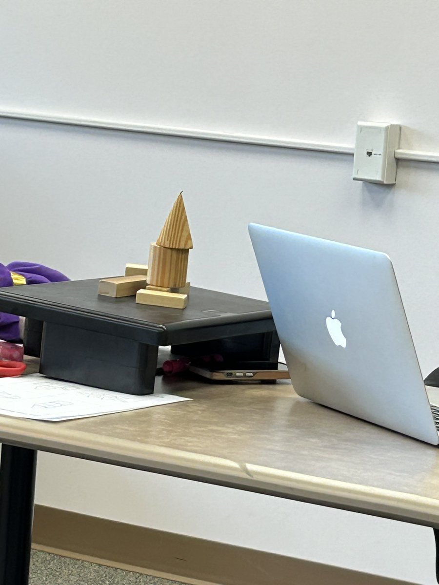 MacjanetJay's tweet image. At the desk learning from our math and EY  Consultants. Expert teachers modeling effective math lessons…..virtually, to all of our 80 Kindergarten classes and educators across the system! Planning math throughout the day and effectively using Mathology!!