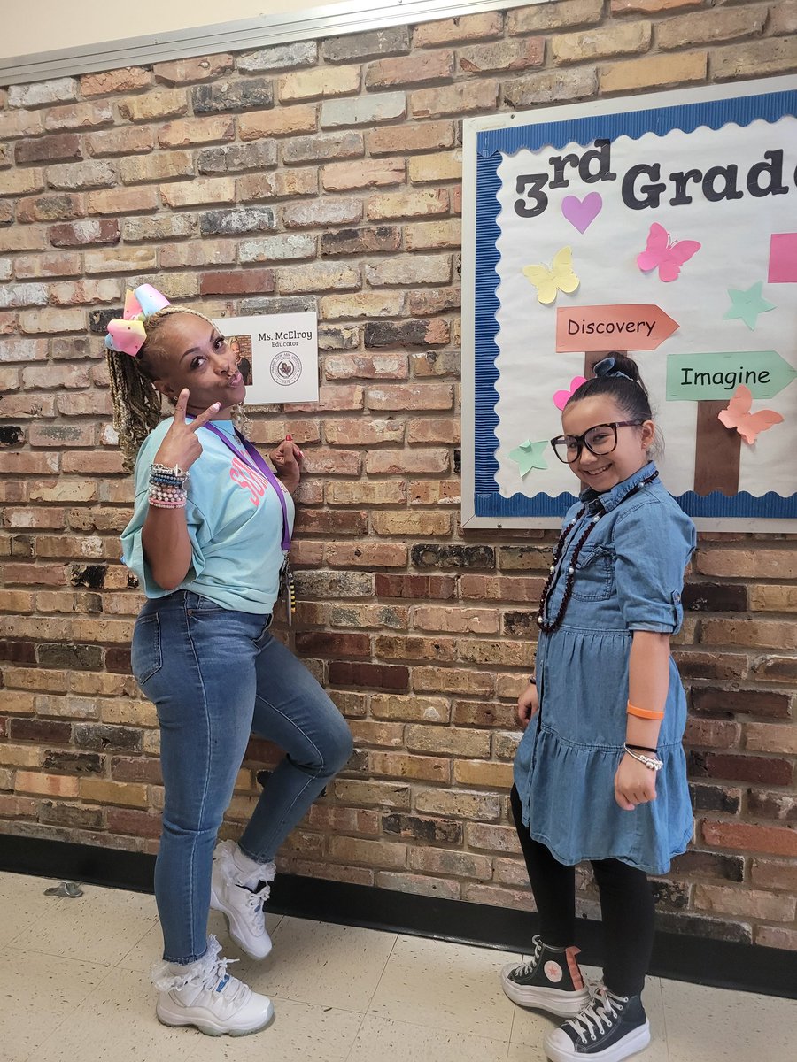 When the assignment is understood #minime #switcharoo #cuteness