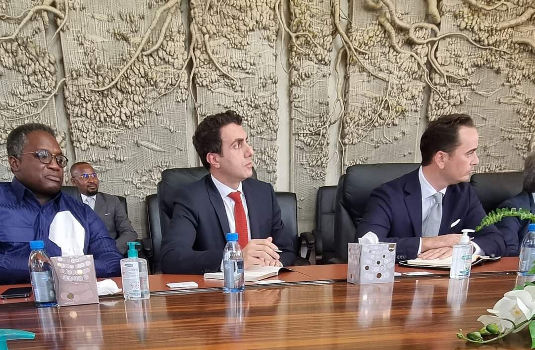 Le Ministre du pétrole, M. #Marcel_Abéké a reçu une délégation de #Galaxy_Energy, société spécialisée dans le shopping et le trading. Les dirigeants de cette entreprise séjournent actuellement au #Gabon, terre d'opportunités, afin de proposer l'éventail de leur champ d'activités.