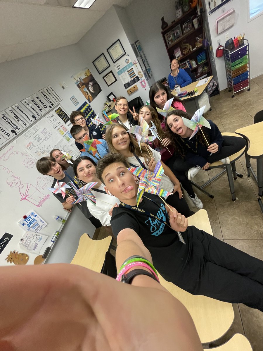 Students worked with ⁦<a href="/Desmos/">Desmos</a>⁩ to create Pinwheels for Peace thanks ⁦<a href="/mathequalslove/">Sarah Carter</a>⁩ for this! #8isgreat_2023 ⁦<a href="/NBPSEagles/">North Broward Prep</a>⁩ ⁦<a href="/NBMIDDLE/">NBPS MIDDLE SCHOOL</a>⁩ ⁦<a href="/STEAMatNBPS/">STEAM @ NBPS</a>⁩ ⁦<a href="/mrsspringernbps/">Mrs Springer</a>⁩