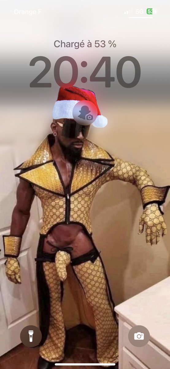 usuixji's tweet photo. @iqbinks Les fêtes de Noël approchent https://t.co/krCTUumLCt