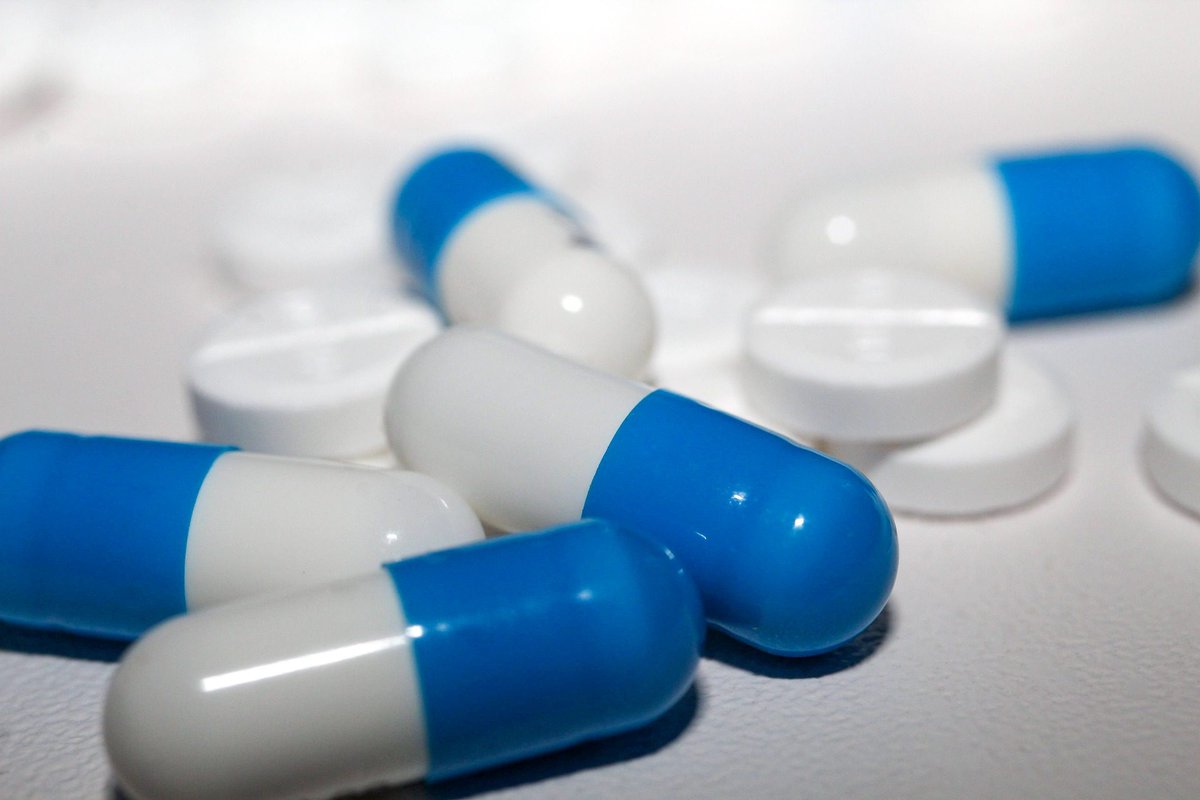 MultiplatformAI's tweet image. Recent analysis reveals AI's role in pharmaceutical research
#advancedtechniques #AI #analyzed #artificialintelligence #chemicallysimilarmolecules #decisionmakingprocess #drugpotencyprediction #existingdata #GNNmodels #GNNs #GraphNeuralNetworks
multiplatform.ai/recent-analysi…