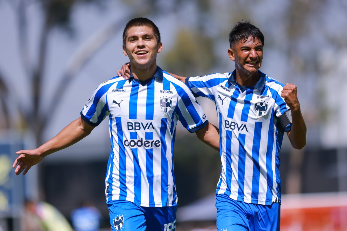 Rayados_FB's tweet photo. #Sub18 | ¡RAYAMOS LA IDA! 💙🤍

Te presentamos las mejores postales del primer partido de los Cuartos de Final. 🤩📸 https://t.co/NLgfQ7a02z