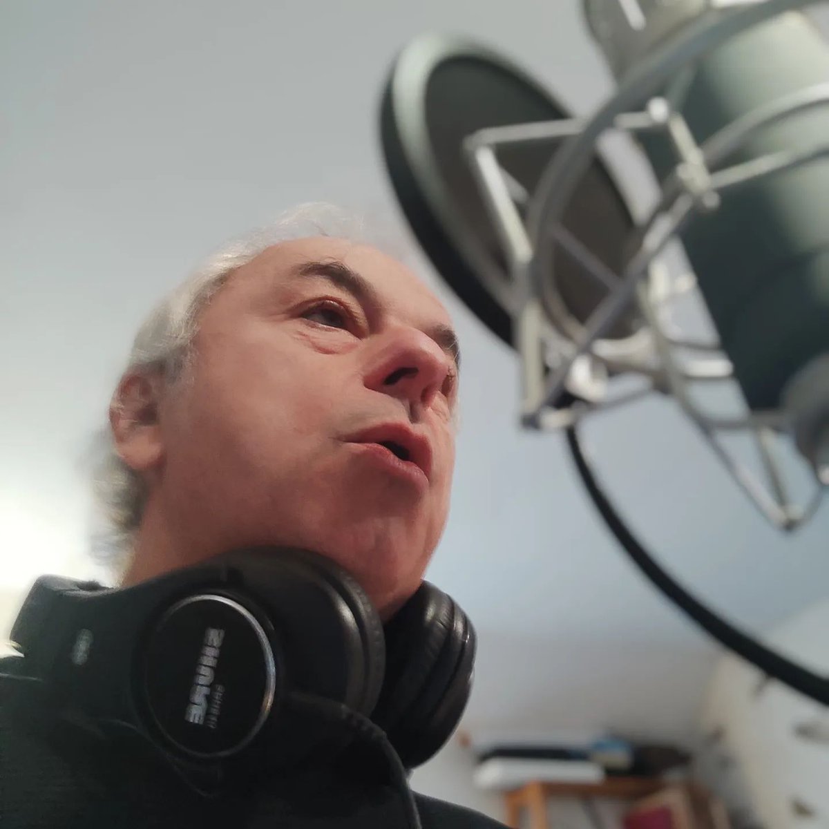 jeffbernicchia's tweet photo. 'Rough Day (Gonna Take Your Hands) demo  V #1' par @jeffbernicchia est sur #SoundCloud https://t.co/yahfNlBF2E #France2 #peacesong #piano #jeffsounds https://t.co/mEP3nYgffE