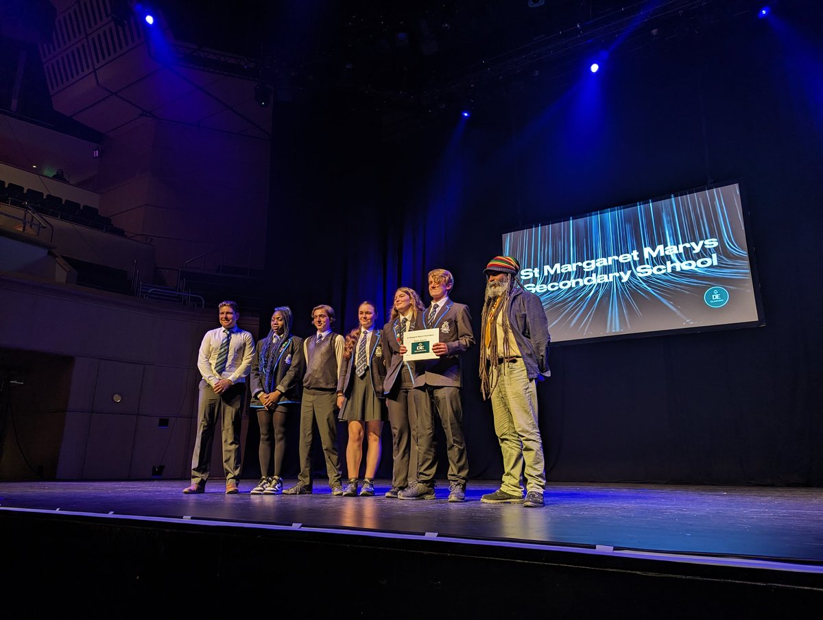 <a href="/stmargaretglas/">St Margaret Mary's Secondary School</a> collecting their silver award. Congratulations! 

#DofEGlasgowInspirationAwards23