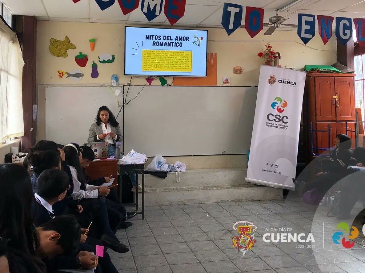 CSC_CUENCA's tweet photo. El #Observatorio de Seguridad del #CSC_CUENCA participa activamente en pro del bienestar de los y las estudiantes.

Llegamos a la Escuela De E. B. Isaac A. Chico, en donde de manera lúdica, los estudiantes vieron temas de sus derechos dentro el programa NOVIAZGO SIN VIOLENCIA. https://t.co/gEHyK5mMjN