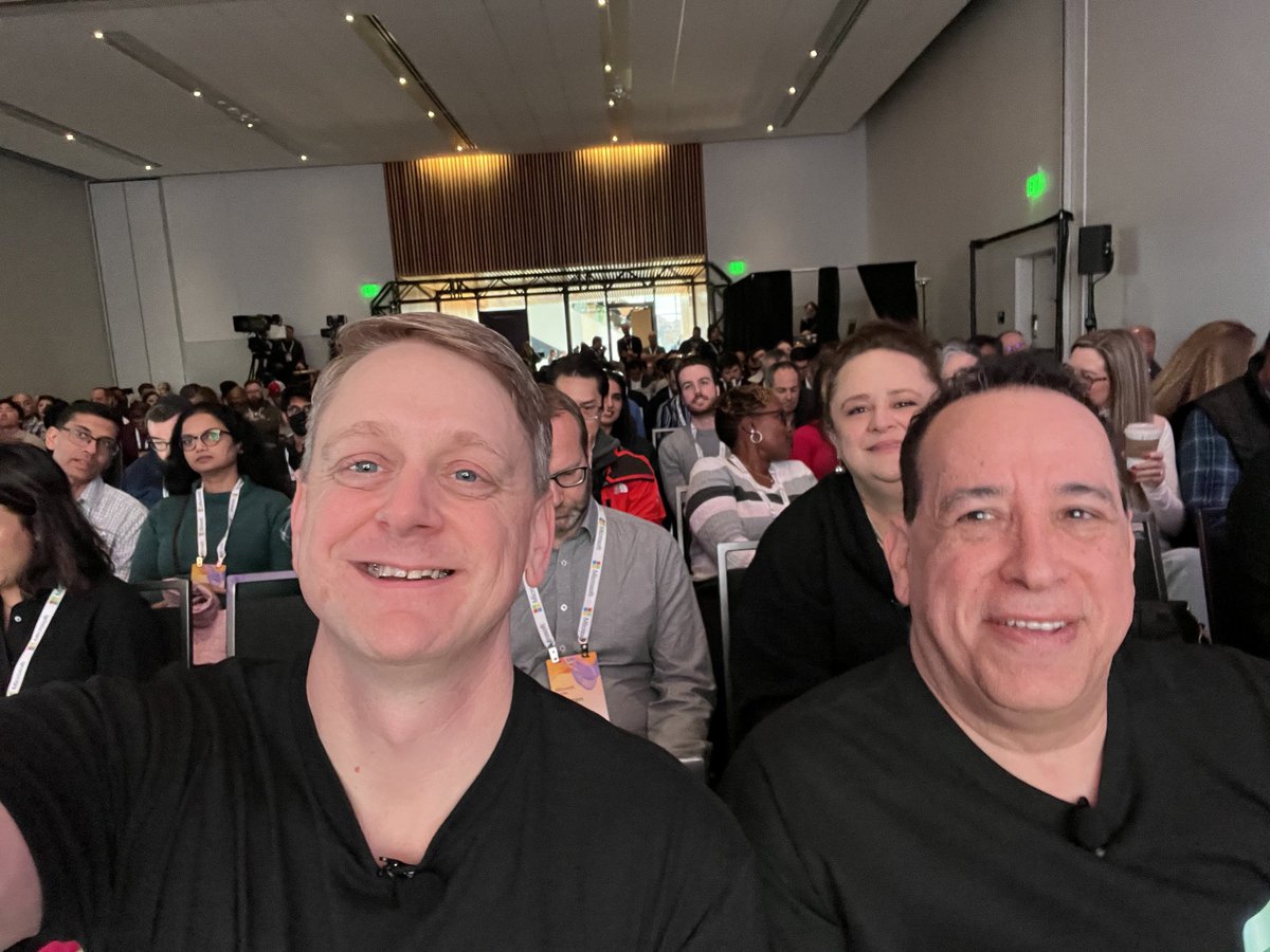 #Fabric #PowerBI ready for our Ignite session announcing the GA of Microsoft Fabric! ⁦<a href="/AmirNetz/">Amir Netz</a>⁩ ⁦<a href="/JustynaLucznik/">Justyna Lucznik</a>⁩
