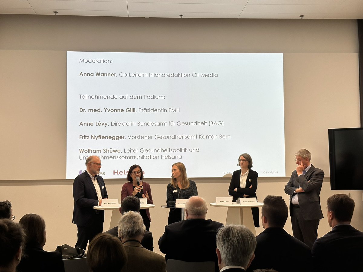 Bravo! Grosse Einigkeit auf dem Podium der SGGP-Tagung #FritzNyffenegger <a href="/YvonneGilli/">Yvonne Gilli</a> <a href="/AnnaWanner1/">Anna Wanner</a> #AnneLévy #WolframStrüwe: Weniger, aber intelligentere Regulierung, die Effizienz &amp; Qualität belohnt, nicht bloss Mengen
<a href="/kanton_bern/">Kanton Bern</a> <a href="/doctorfmh/">FMH</a> <a href="/chmediaag/">CH Media</a> <a href="/BAG_OFSP_UFSP/">BAG – OFSP – UFSP</a> <a href="/Helsana/">Helsana</a>