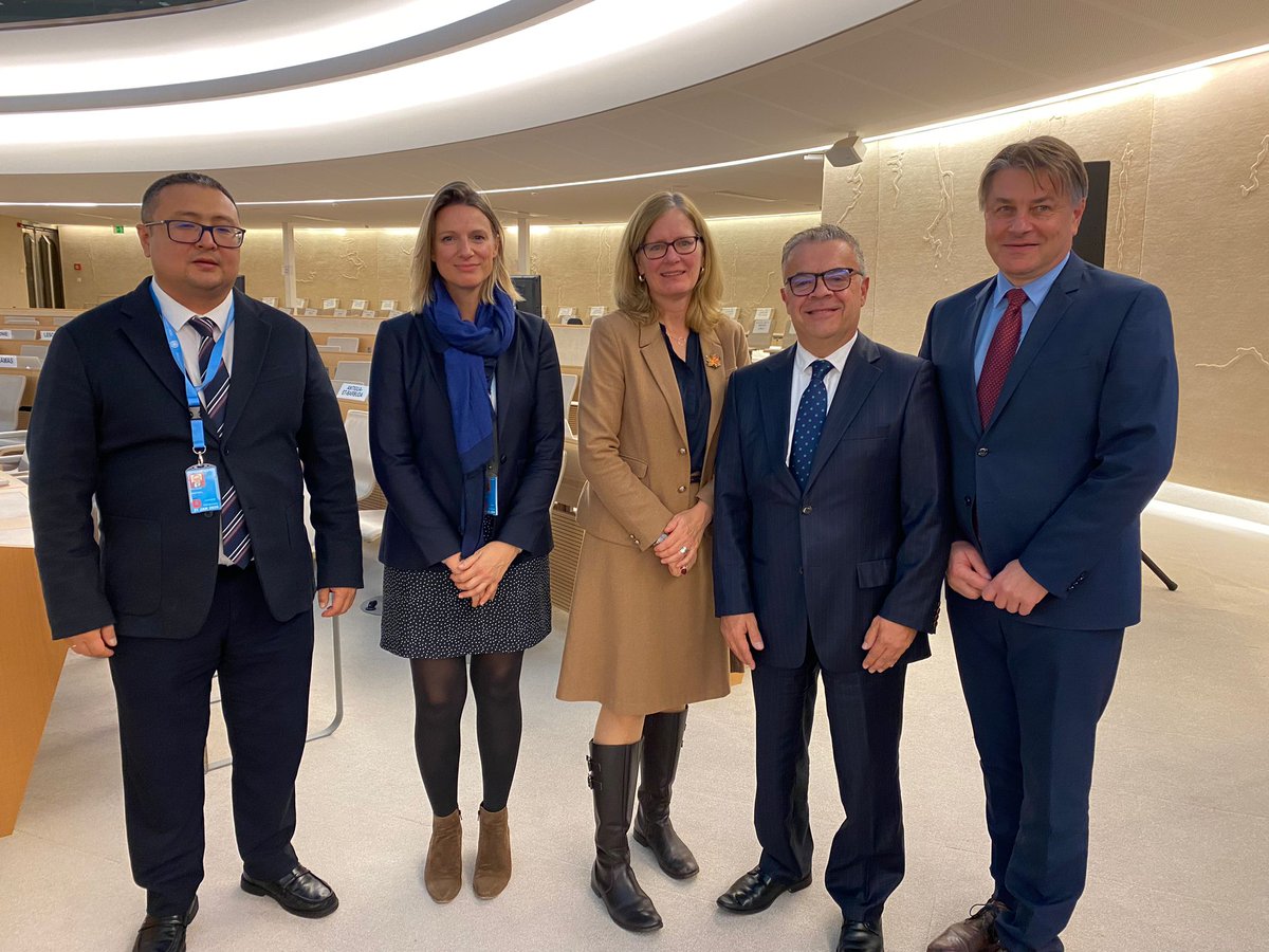 And that's a wrap! The recommendation section of 🇨🇦's #UPR44 report has been adopted. Many thanks to the Troika @Paraguayonugva, @KGMissiontoUNOG & @BelgiumUNGeneva, & to @UN_HRC. @CanadaFP