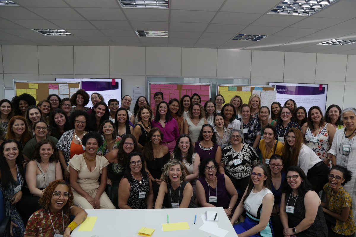 AMDB_oficial's tweet photo. Fotos históricas de mulheres em carreiras de Estado na busca por paridade. Tivemos Ministras @edweck_rj @CidaMulheres @aniellefranco e Carmen Lúcia, painel com @vdolcefaria , SG @CIMOAS  @AlejandraMoraM , @ONUMulheresBR @munozcarola por 🇨🇱 e @AnaBaezF por 🇪🇸 e a querida @IVG2909 https://t.co/wPSTcbm4Kt