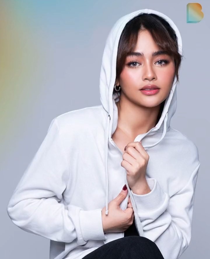 katnishamaria's tweet photo. @vpchoiceawards @villagepipol @inyiyruma I nominate #Vivoree - PaknaPak Palong Follow for TV Host of the Year at the #5thVPCA #5thVPCANomination
Tara #Vlievers https://t.co/QIGgs5evpb