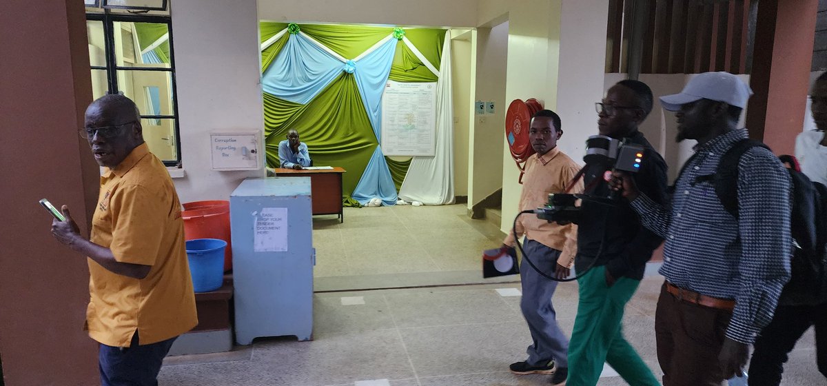 hopadero's tweet photo. 9th #GISday celebration at Taita Taveta University 🎉. Simultaneous Localization & Mapping mobile #LiDAR #GoSLAM technology being demonstrated at Main Campus, Taita Taveta University. #DigitalTwins & their applications in #mining #forestry #infrastructure management etc. https://t.co/Ryue17kfrs