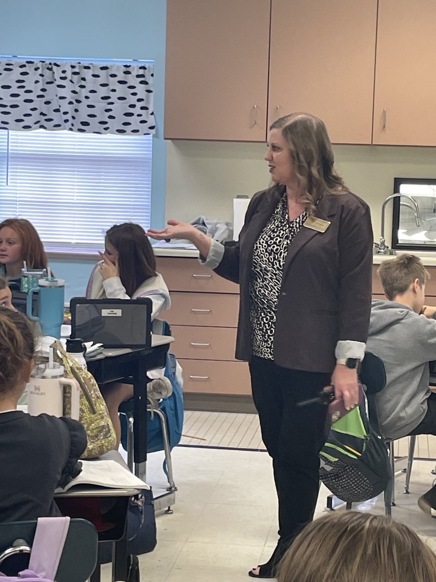 Tricia Culpepper (@prculpepper) on Twitter photo Instructional leaders take advantage of teachable moments to model lessons! <a href="/EastElemCCS/">EastElementary</a> principal Ms Harris modeled active listening and turn and talk to a new teacher this morning! Instructional leaders take advantage of teachable moments to model lessons! <a href="/EastElemCCS/">EastElementary</a> principal Ms Harris modeled active listening and turn and talk to a new teacher this morning!