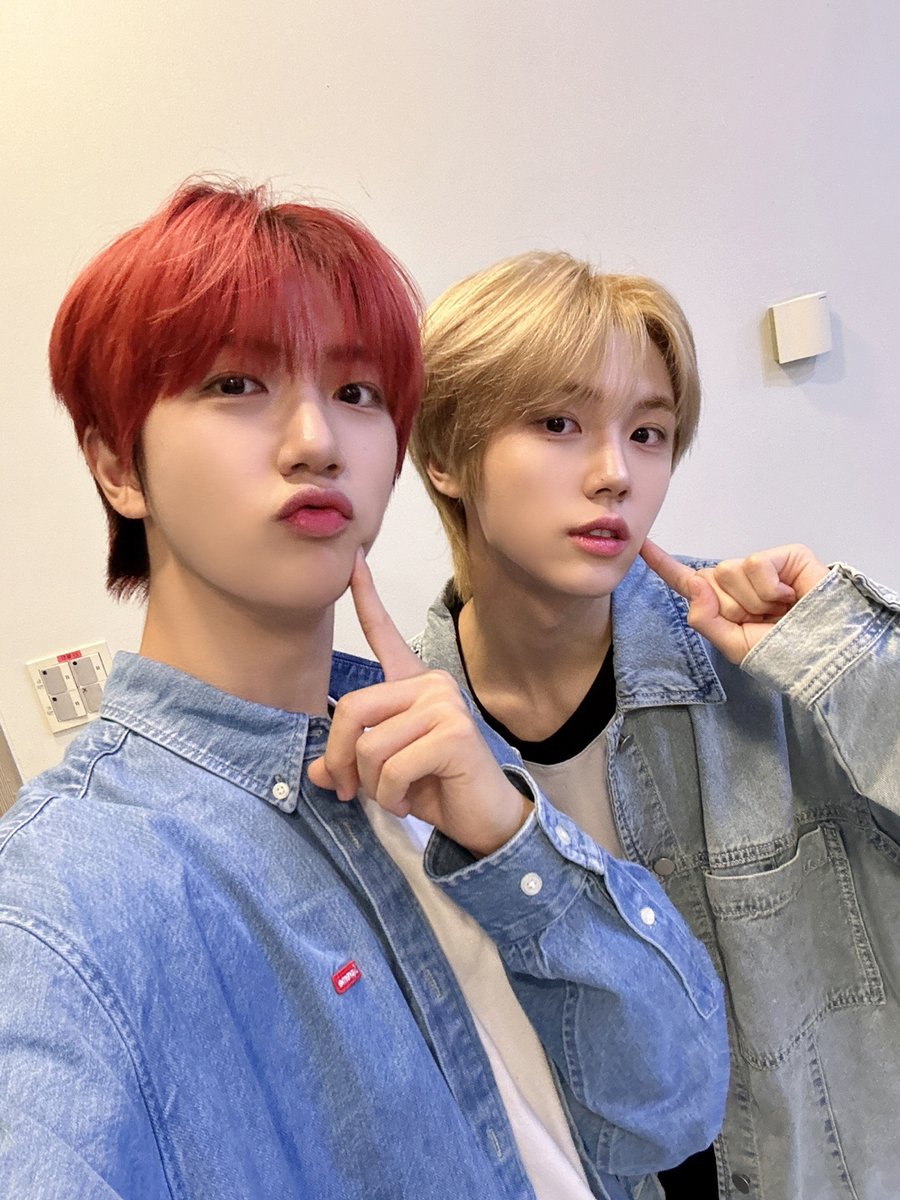 [📸] 231115
KBS Cool FM #STATIONZ
⠀
#CRAVITY #크래비티
#원진 #성민
#SUN_SEEKER
#Cheese
#Ready_or_Not
#MEGAPHONE