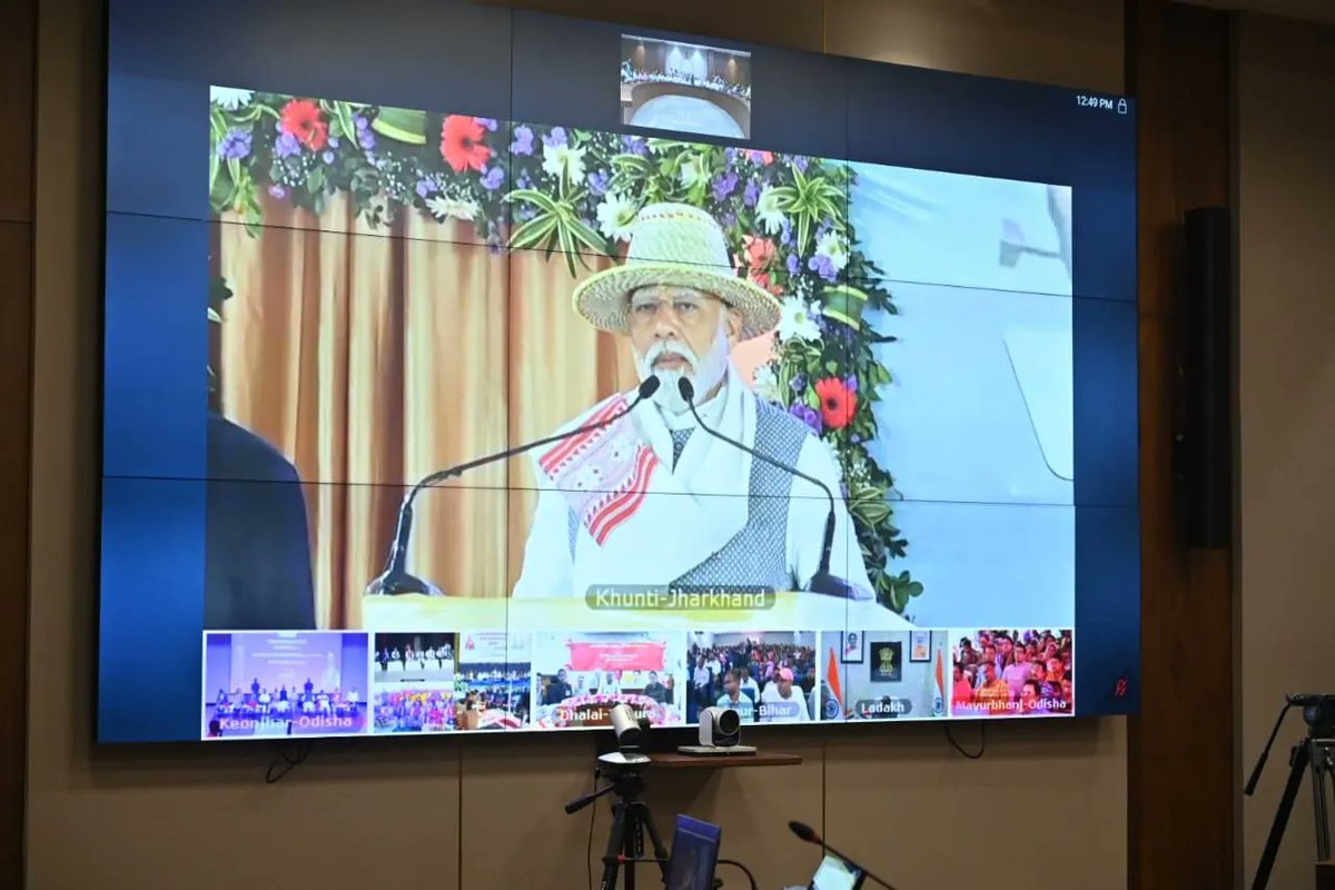MauvinGodinho's tweet photo. Attended the Virtual launch of Janjatiya Gaurav Divas 2023 and flag off of Viksit Bharat Sankalp Yatra campaign by our Hon'ble Prime Minister Shri @narendramodi Ji. 

Thereafter, the Hon'ble Chief Minister @DrPramodPSawant flagged off the, (1/2) https://t.co/EP3qihxDA7