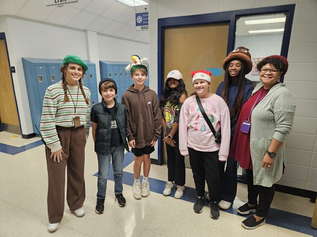 WebbBridgeMS's tweet photo. Hat Day at WBMS! Tipping our hat off to people who support us with KINDNESS everyday! #thewebbway #FCSBEKIND @mgarnerwbms @WBMSprincipal @FultonZone7 https://t.co/e86TN0On4u