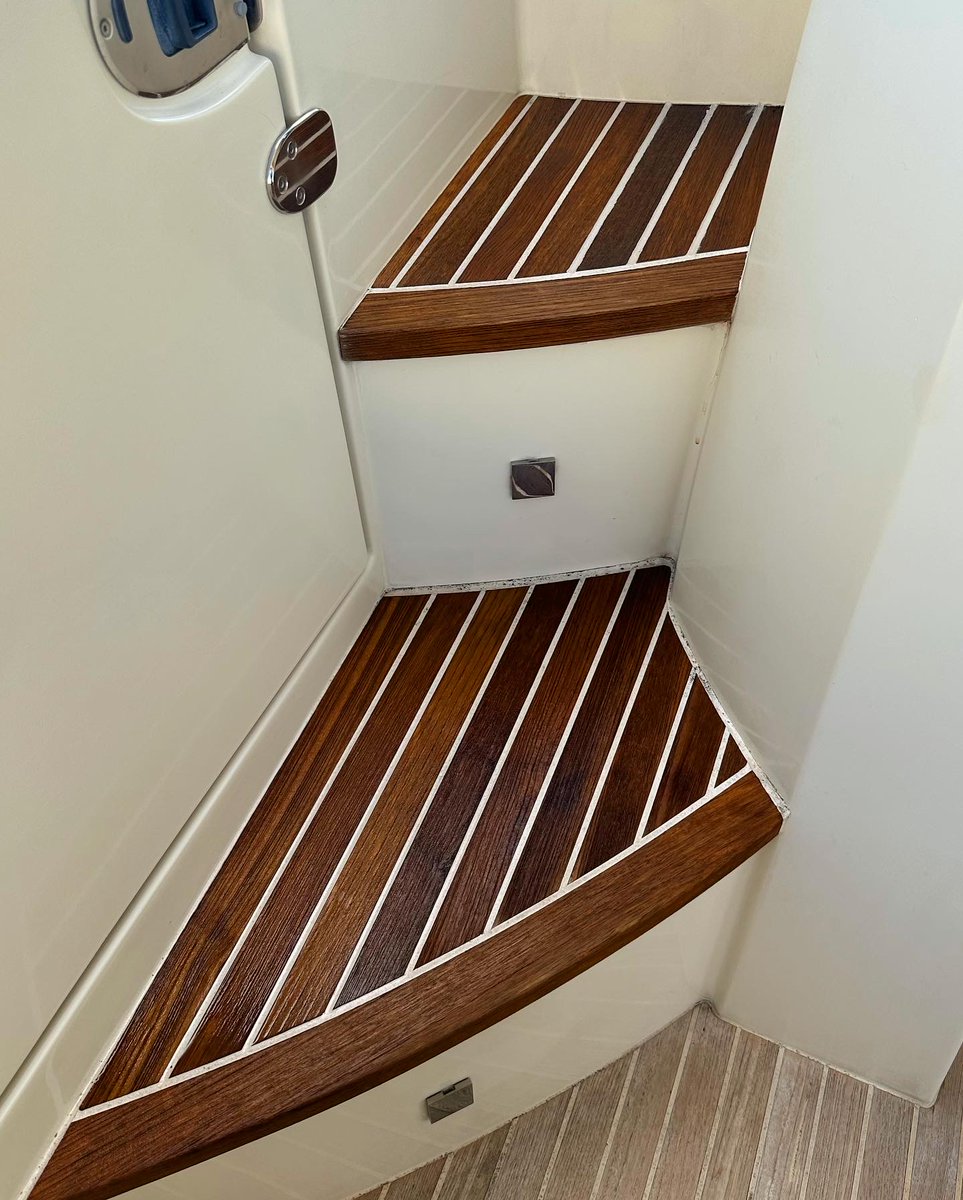 Starbriteinc's tweet photo. Check out the Boat Girl's latest project using Star brite Premium Golden Teak Oil. From weathered to wow! This isn't just about aesthetics; our formula offers extra long-lasting protection, penetrating deep into the wood and shielding it from UV rays. #StarbriteSolutions https://t.co/akf76vjinF