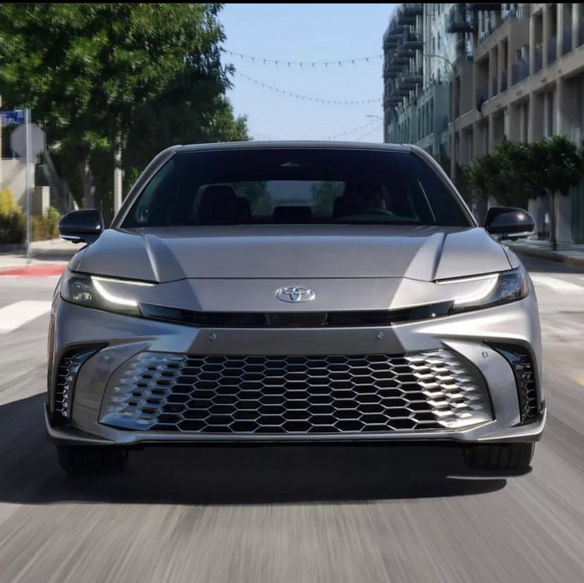 InjectorPodcast's tweet photo. Нова #ToyotaCamry сюди б салон від 40ки і у буде ідеально. https://t.co/akh7SNYgpP