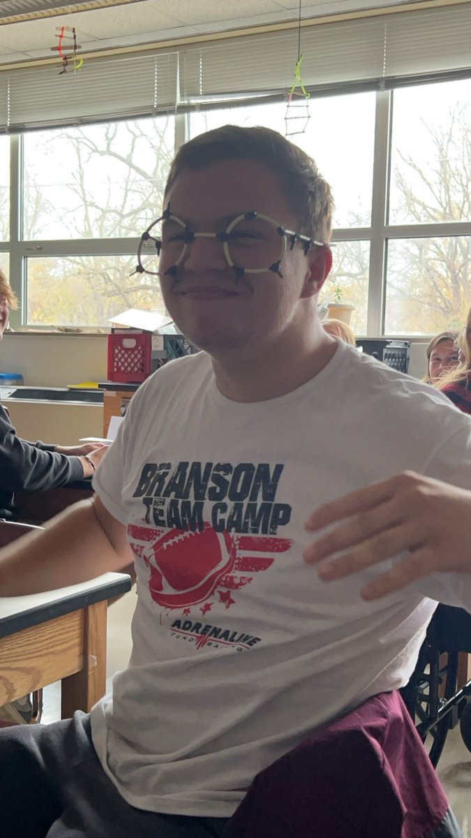 JKWLifeScience's tweet photo. Some students have way too much fun in Intro. to College Biology.  These "glasses" were meant for DNA building. https://t.co/KJ9q2KJAwo