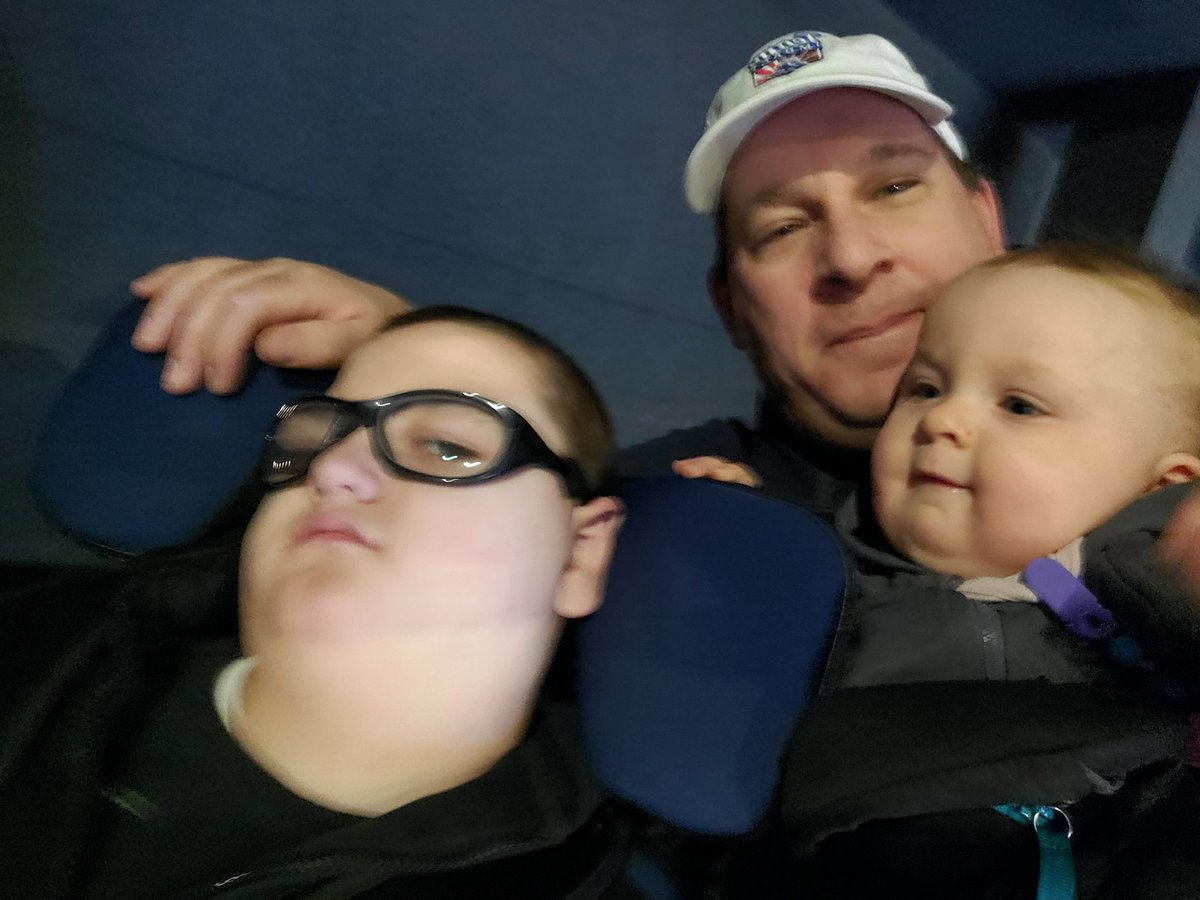 TimKuiper1973's tweet photo. @griffinshockey @Adventure_CU Back at the arena with some new fans.  #classfieldtrip #GoGRG https://t.co/fSR9tDhtpn