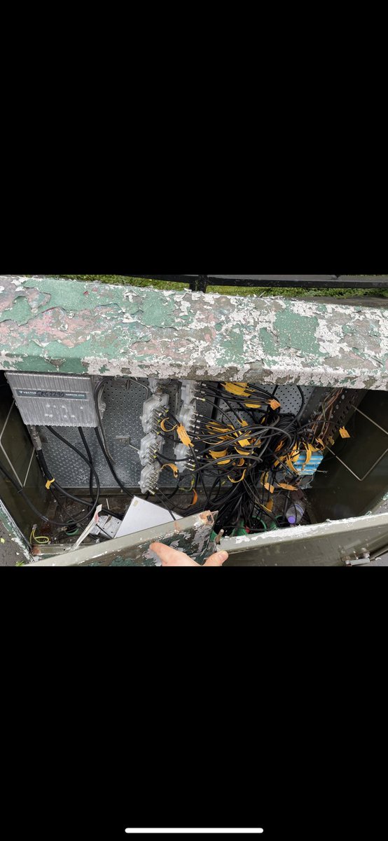 weehorace's tweet photo. @virginmedia This one is outside 7 Scarrel Drive, Glasgow, G45 0DW. https://t.co/hONlVZOGrD
